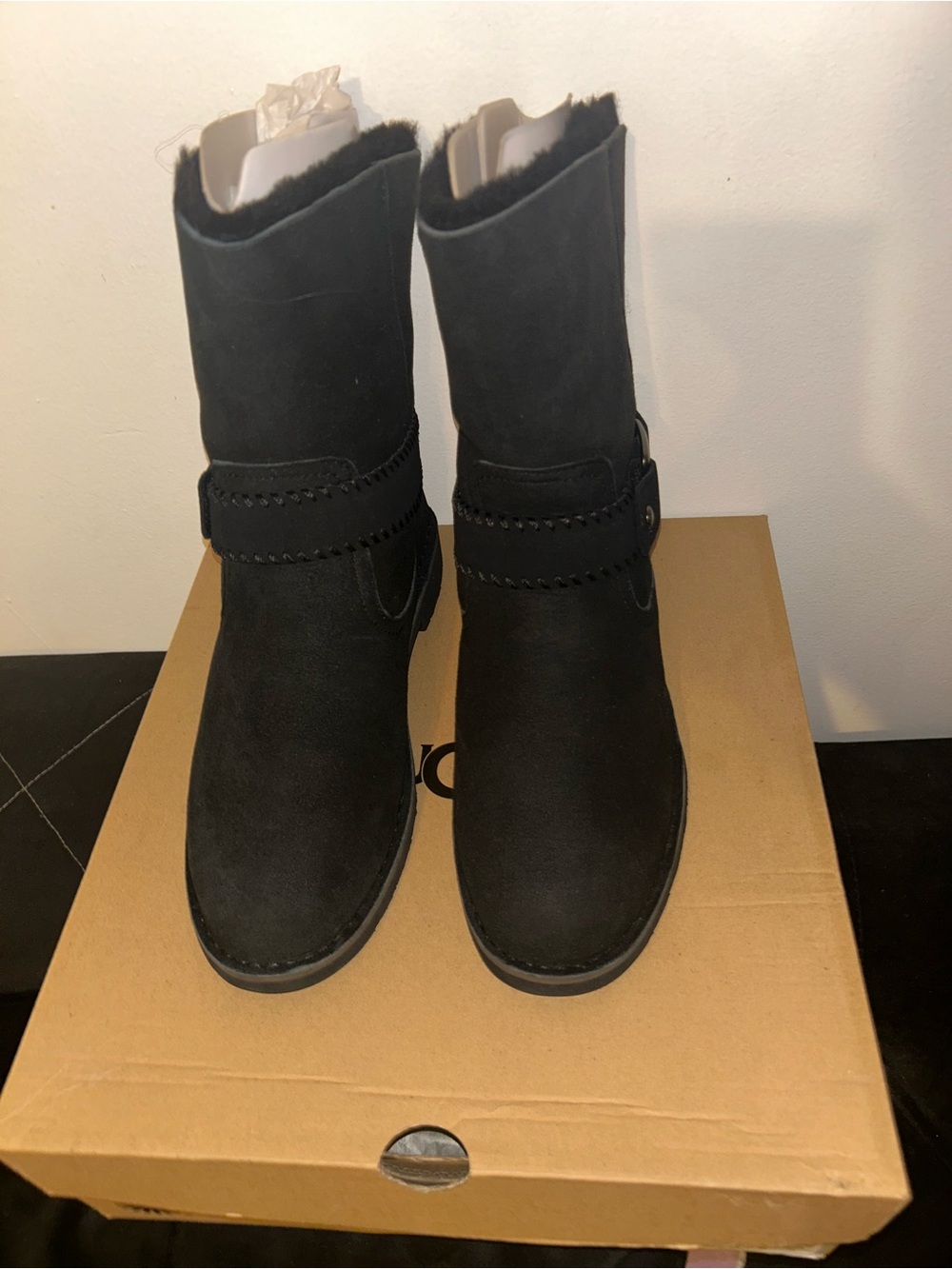 Black Women’s UGG Cedric Boots Size 9